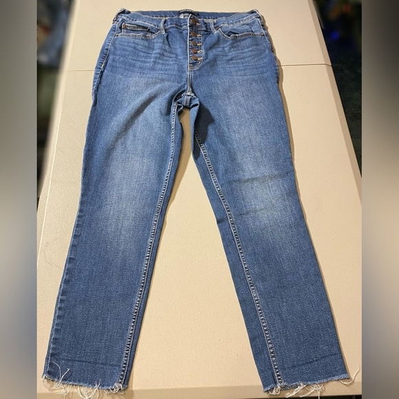 Calvin Klein Button Fly Medium Wash Blue Denim Jeans Frayed Hem Women's 32 Waist - Picture 1 of 6